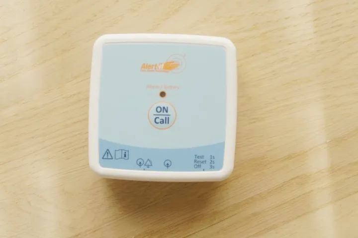 Sender P163_på bord